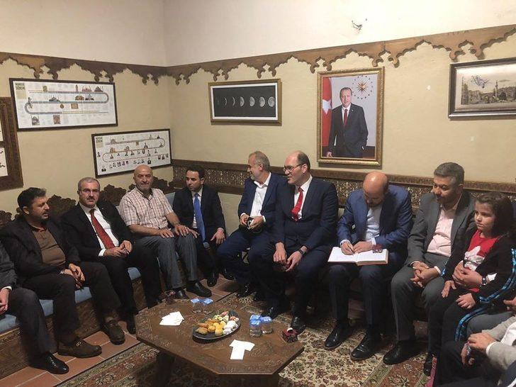 Bilal Erdoğan: "Başarılarından dolayı KİHMED Başkanı Önsay’ı tebrik ediyorum" G3