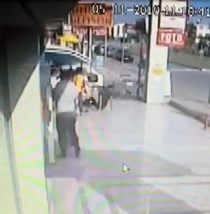 Parasını uçan tekmeyle kurtarmıştı! Gaspçı, sevgilisiyle beraber yakayı ele verdi! G1