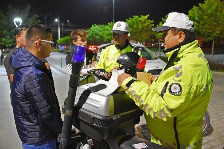 Doğum gününde annesi polise yakalattı! Notu okuyunca neye uğradığını şaşırdı! G1