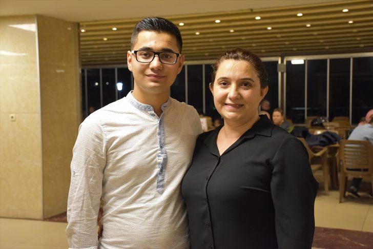 Doğum gününde annesi polise yakalattı! Notu okuyunca neye uğradığını şaşırdı! G5