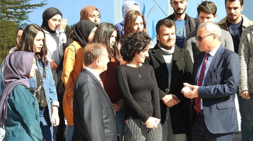 Vali Deniz’den öğrencilere sigara uyarısı