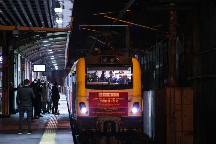 Çin'den Avrupa'ya giden ilk yük treni Marmaray'dan geçti (1) G4
