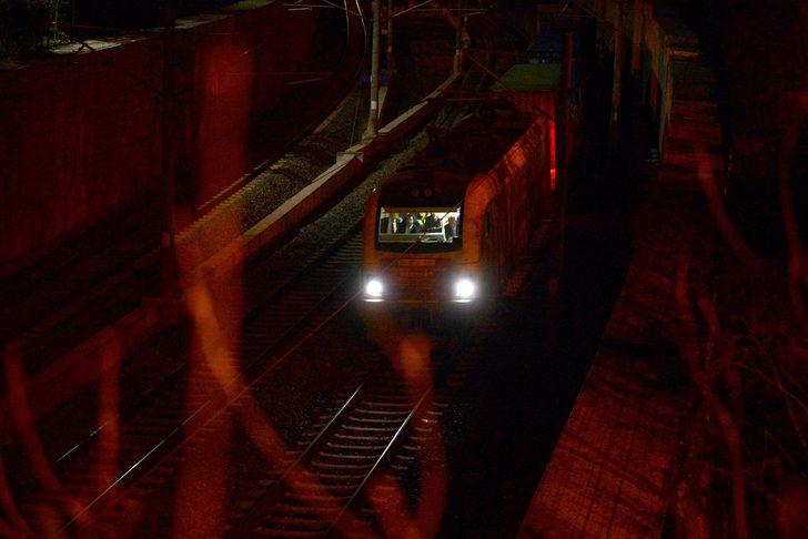 İstanbul Boğazı’nda tarihi an! Çin'den gelen devasa uzunluktaki tren Marmaray'dan geçti! G3
