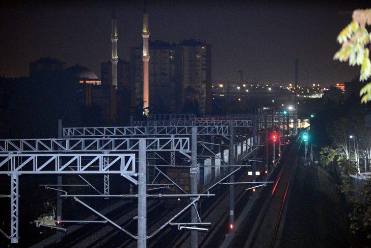 İstanbul Boğazı’nda tarihi an! Çin'den gelen devasa uzunluktaki tren Marmaray'dan geçti! G5