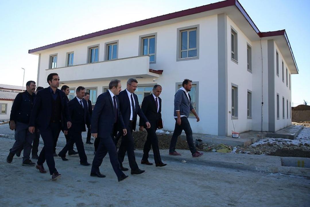 Vali Epcim, A&ccedil;ık Cezaevi inşaatında incelemelerde bulundu