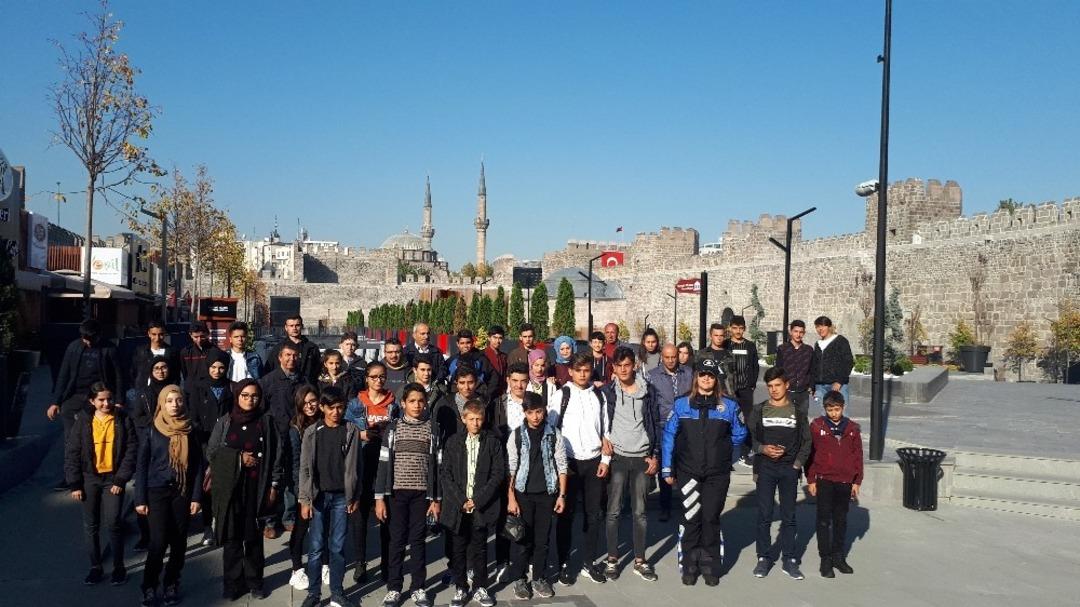 Kayseri Emniyeti &Ccedil;ocuklara K&uuml;lt&uuml;r ve Tarih Gezisi D&uuml;zenledi