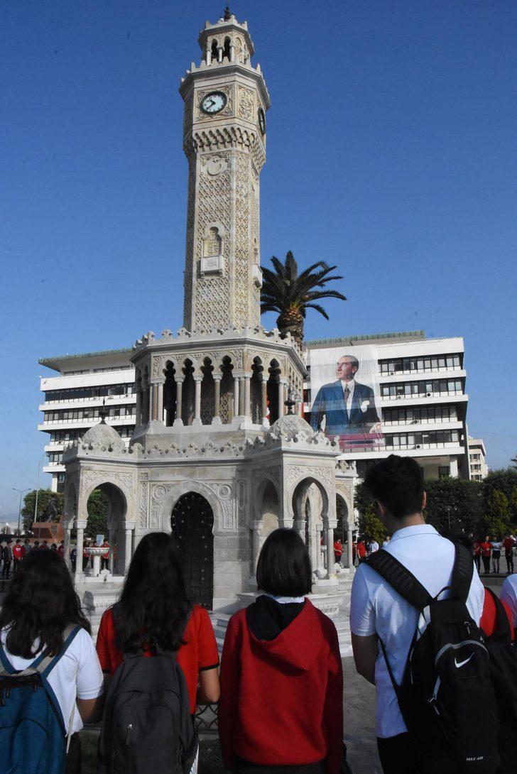 Saatlerini 9'u 4 geçeye kurup, Saat Kulesi'ne bıraktılar G3