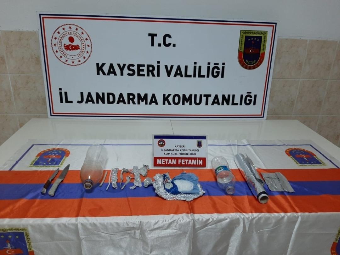 Kayseri&rsquo;de 25 bin litre ka&ccedil;ak akaryakıt ele ge&ccedil;irildi