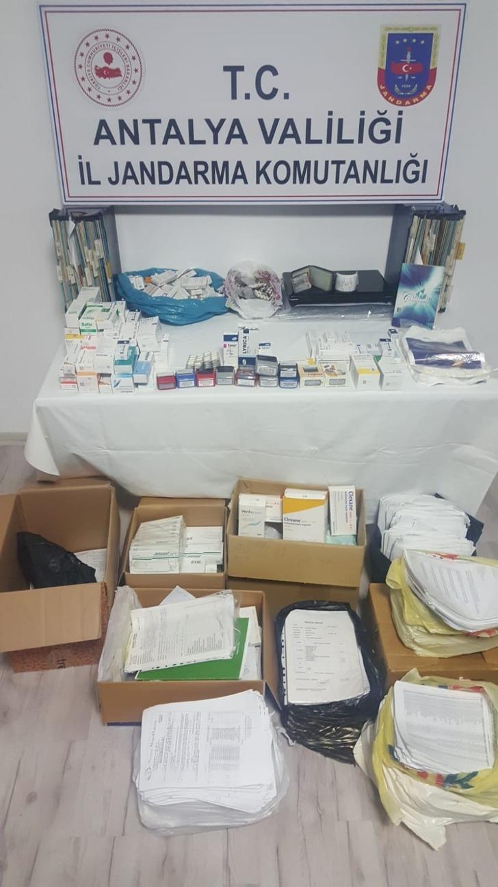 Para karşılığı uyuşturucu hap satan doktor yakalandı! G1