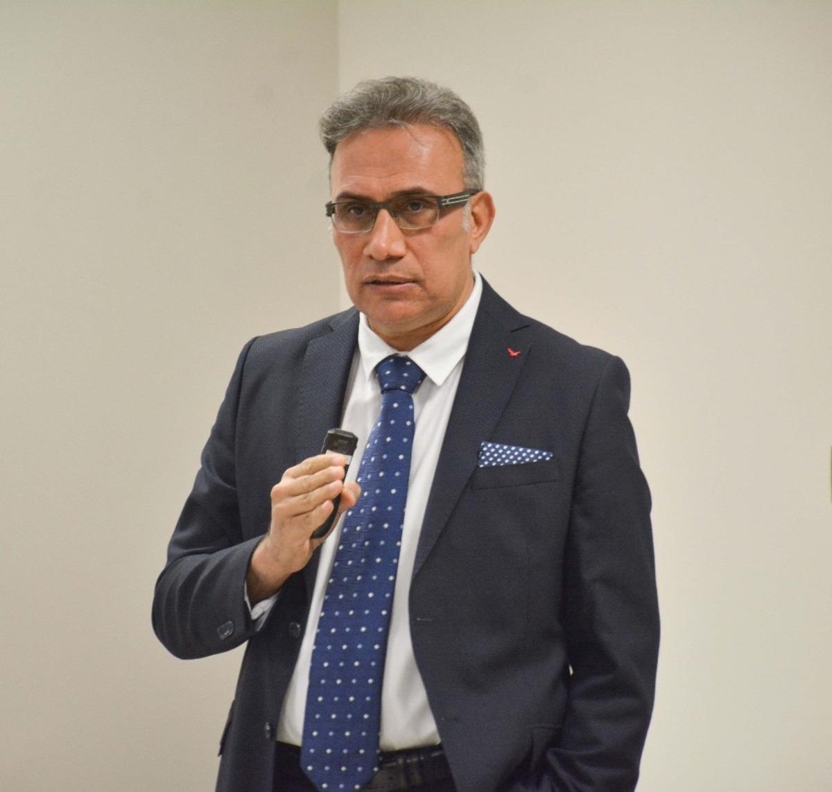 Kalp krizi g&ouml;ğ&uuml;s ağrısı ile geliyor