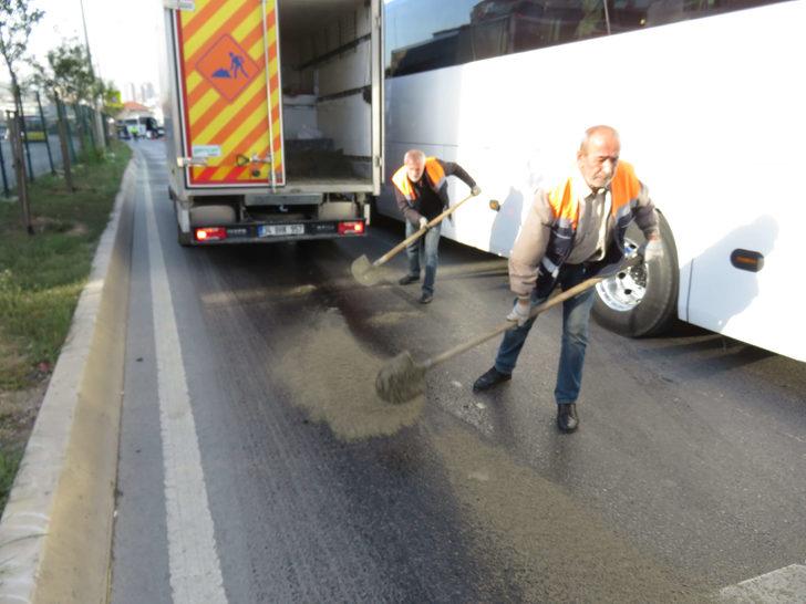Pendik'te İETT otobüsünden akan yağ zincirlemeye kazaya neden oldu G1