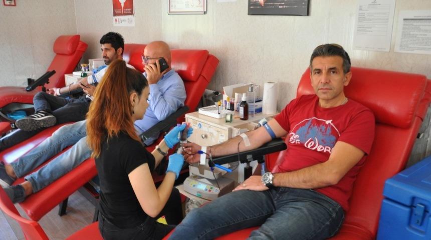 Esnaftan Kızılay&rsquo;a kan bağışı