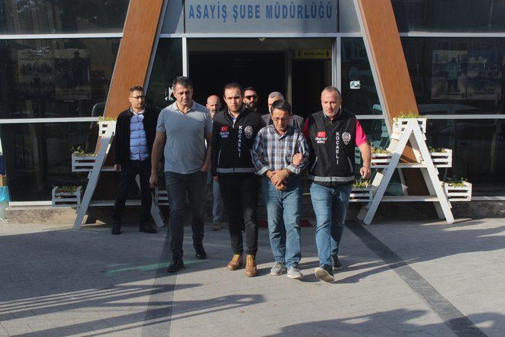 11 yıl boyunca eşinden bile saklamış! Sağır ve dilsiz oğlunu... G2