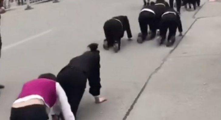 Böyle ceza mı olur! İdrar içirip böcek yediriyorlar G5