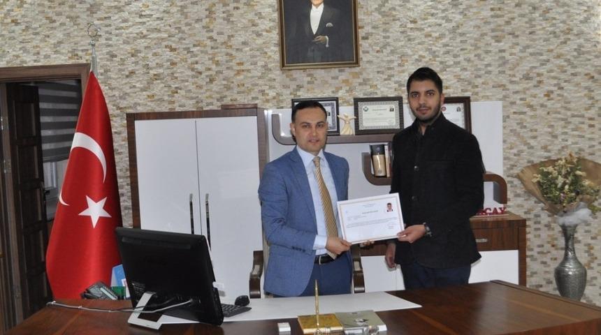 Kaymakam Ko&ccedil;&rsquo;tan Emniyet Amiri Bing&ouml;l&rsquo;e başarı belgesi