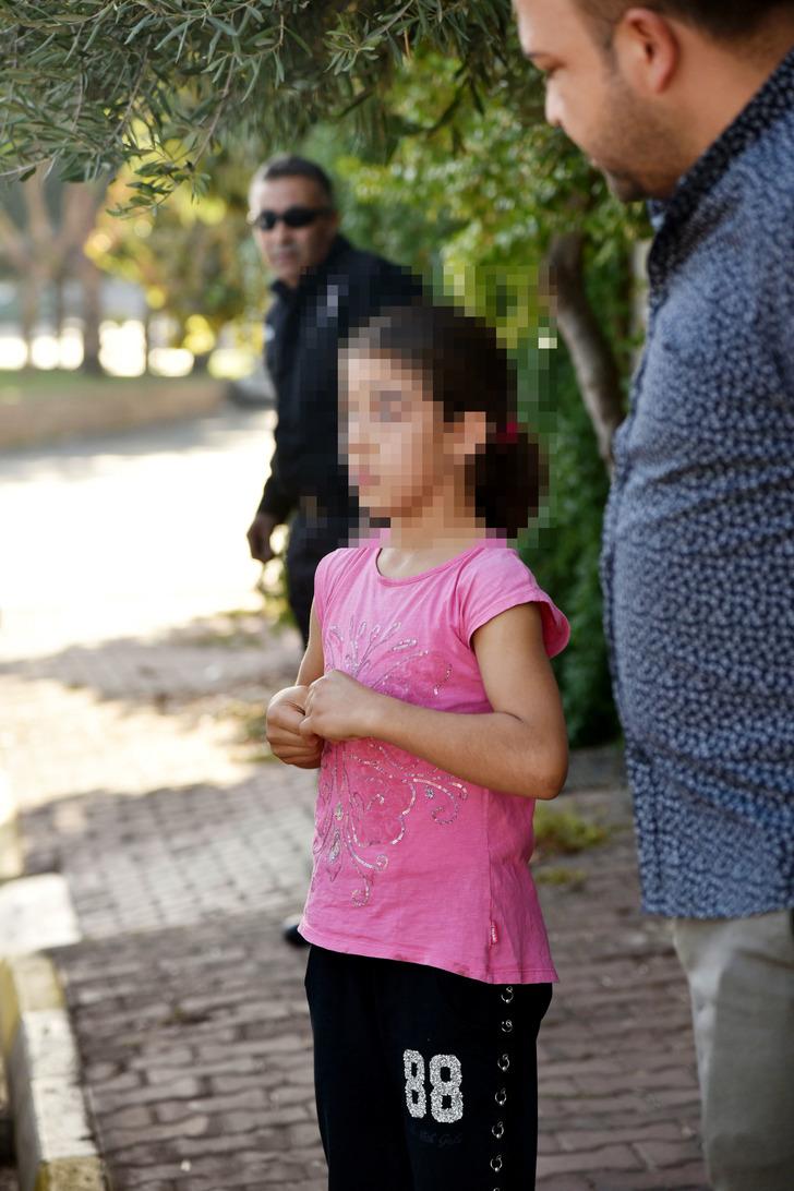 Küçük kız parkta kabusu yaşadı! Öğretmenine olanları böyle anlattı G1