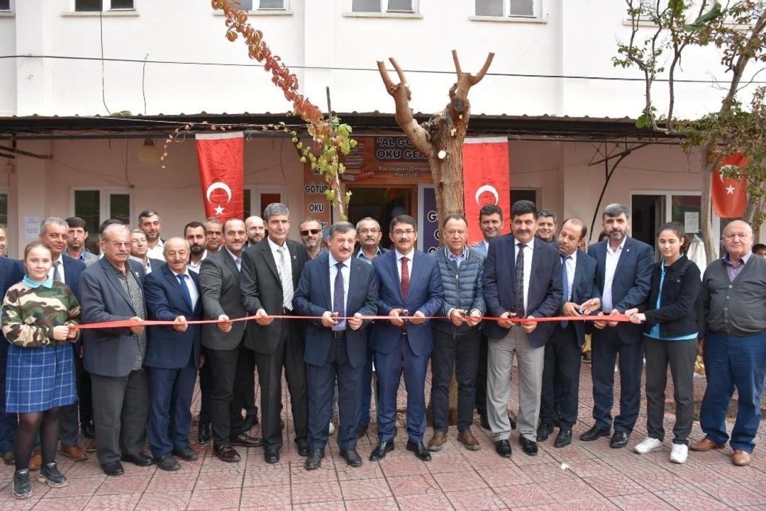 Başkan &Ccedil;elik&rsquo;ten &lsquo;bol bol okuyun&rsquo; tavsiyesi