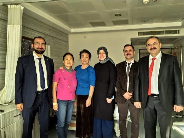 Tedavi edilen Çinli turistler hatıra fotoğrafıyla ayrıldı G2