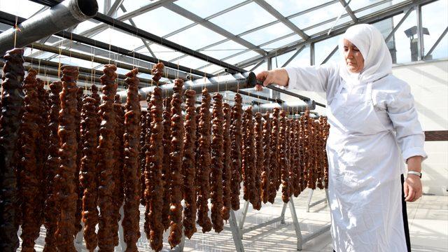 Araplar bayılıyor! Dut pestili ve kömesine yurt dışından talep yağıyor