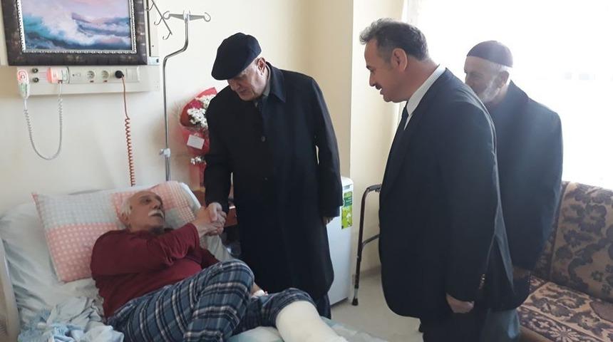 Başkan Pekmezci, hasta ziyaretlerinde bulundu