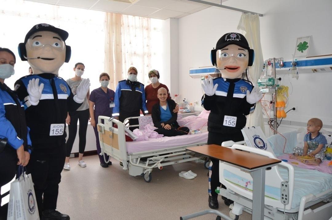 L&ouml;semili &ccedil;ocuklara moral ziyaretleri