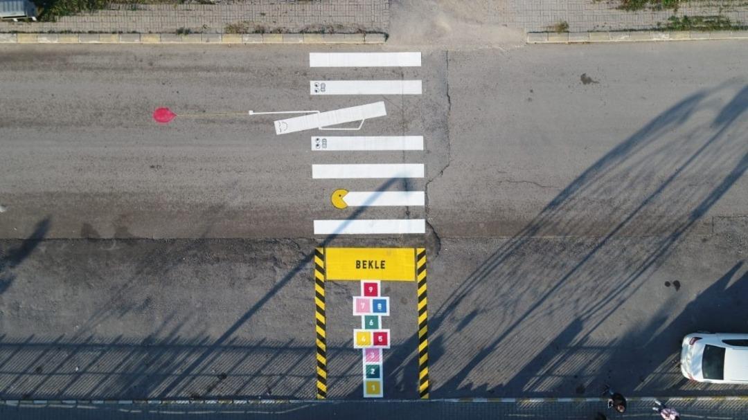 Yaya ge&ccedil;itlerinde farkındalık oluşturacak renkli motifler