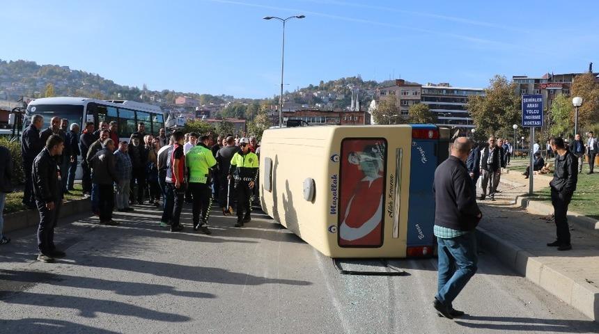 Devrilen minibüsteki yaralıların isimleri belli oldu