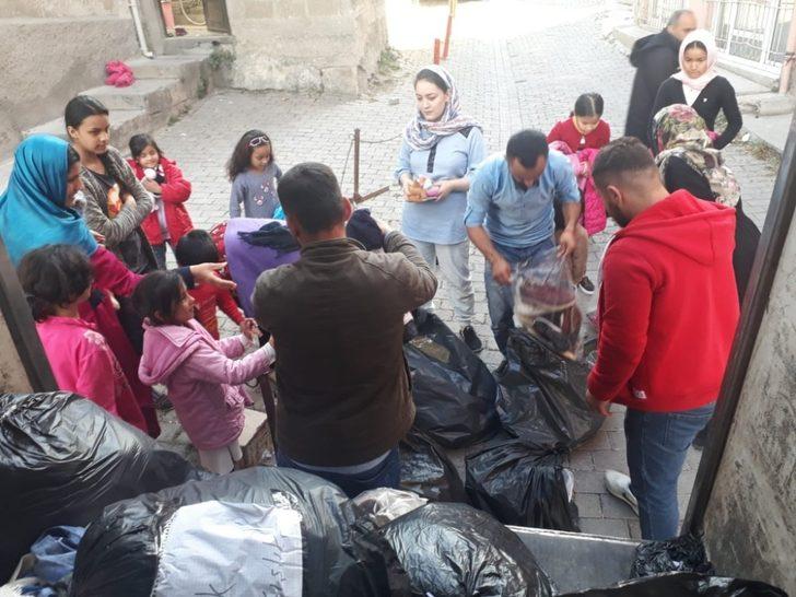 Gönül elçileri, göçmenlerin yanında G4