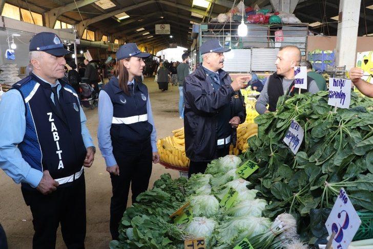 Akçakoca Zabıtası pazarcıları denetledi G4