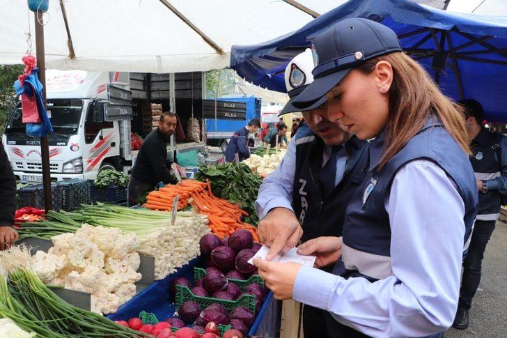 Akçakoca Zabıtası pazarcıları denetledi G5