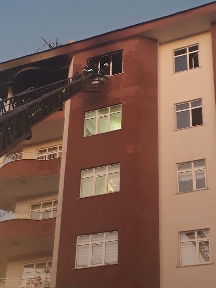 Alev alan evden son anda kurtuldular G5