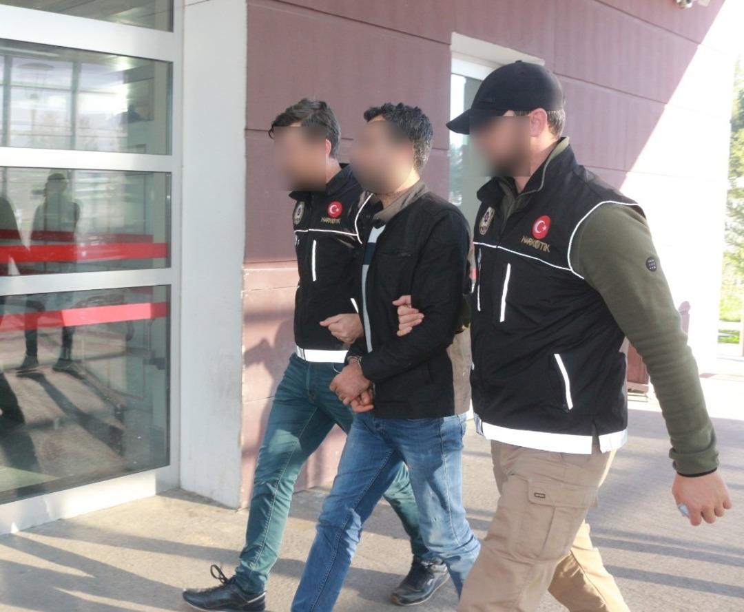 Uyuşturucu operasyonu: 2 g&ouml;zaltı