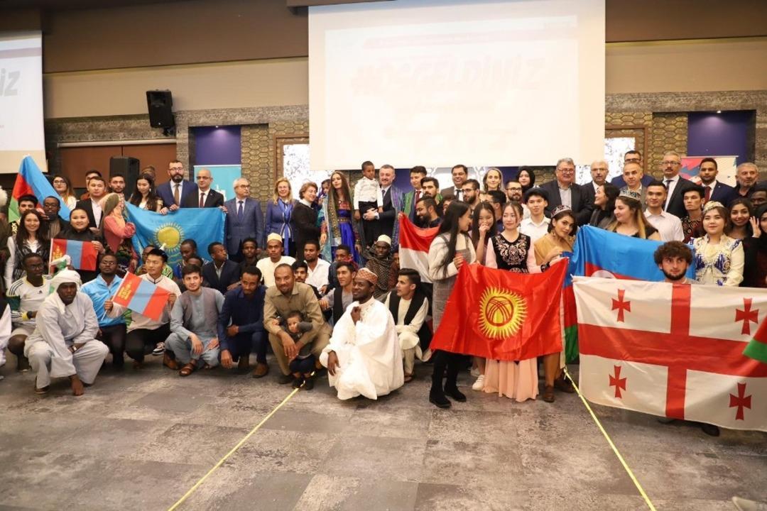 Yabancı &ouml;ğrenciler, İstiklal Marşı okudu