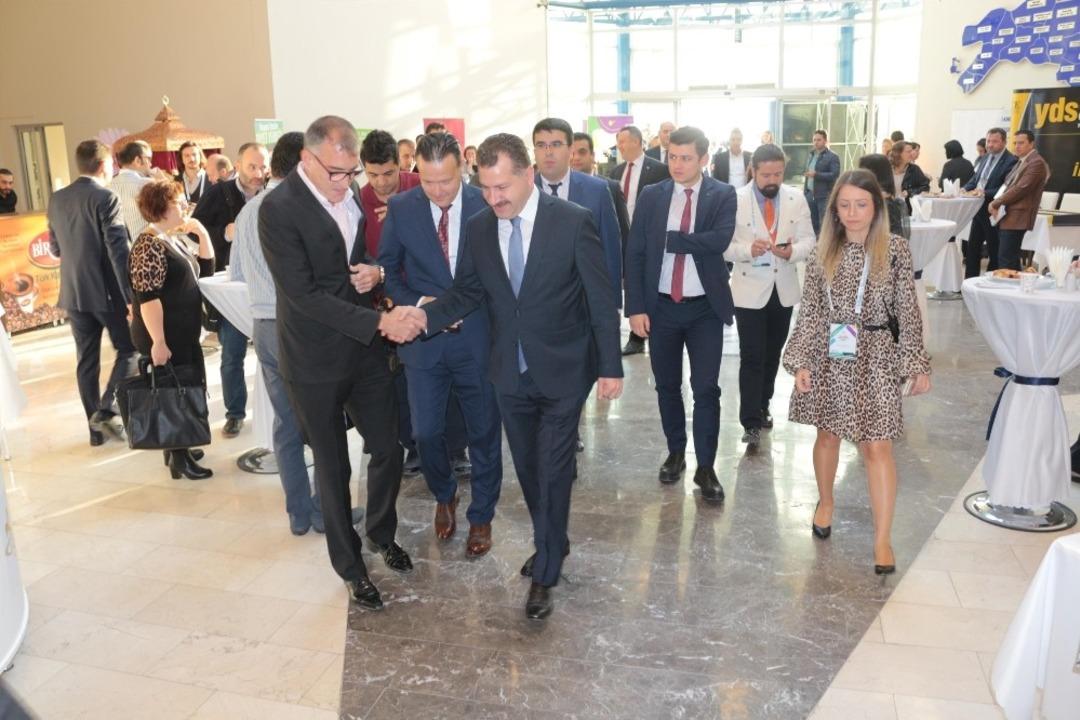 İnsan Y&ouml;netim Zirvesi iş d&uuml;nyasını buluşturdu