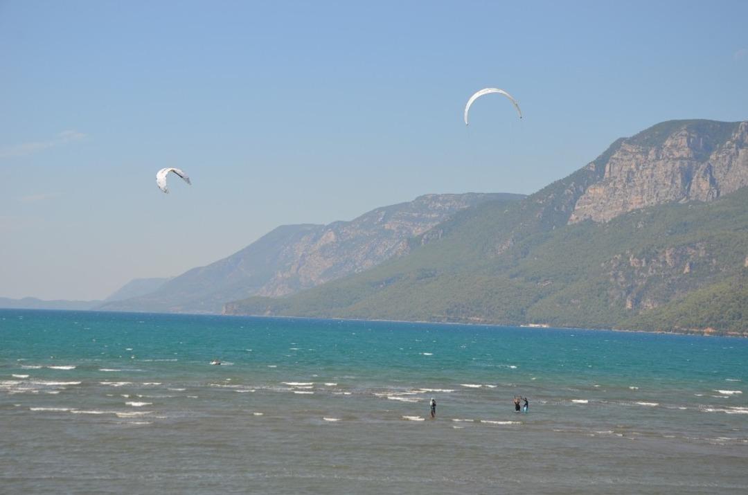 Hollandalı dede 4 katlı apartman y&uuml;ksekliğinde sı&ccedil;radı