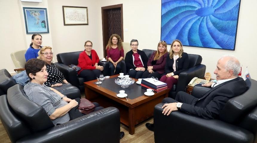 Başkan G&uuml;ltak, kadın muhtarlarla bir araya geldi