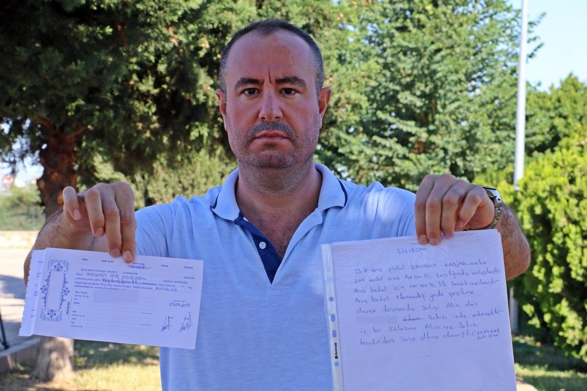 &Ouml;nce sazan balığı yediler anlayınca birbirlerine bakıp eyvah dediler