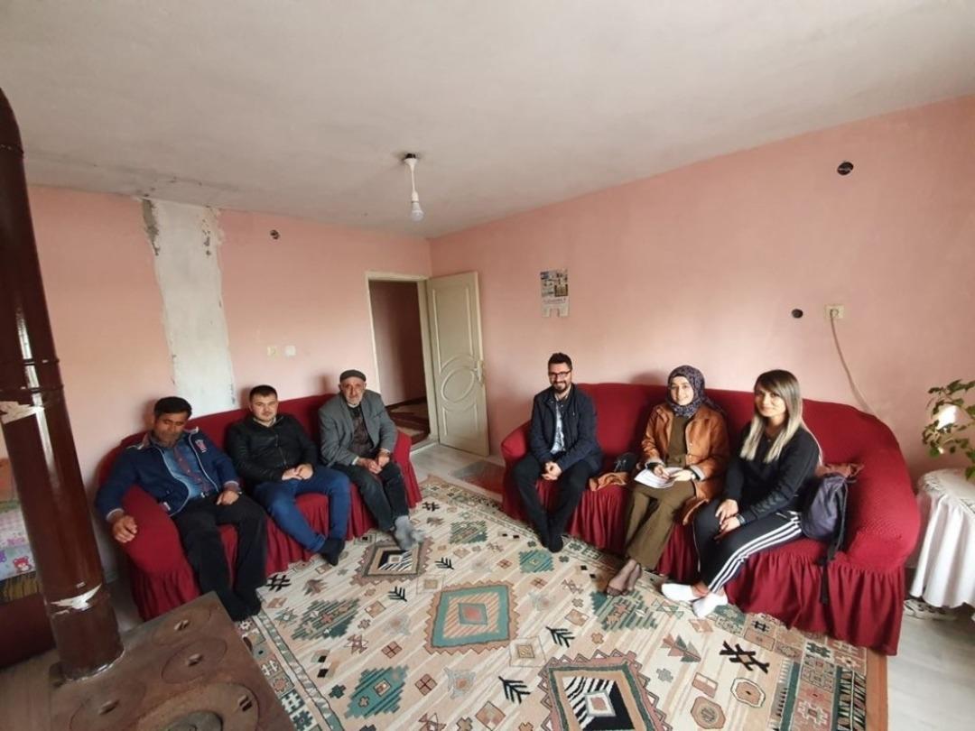 Ahlat&rsquo;ta 365 &ouml;ğretmen 420 veliyi ziyaret etti