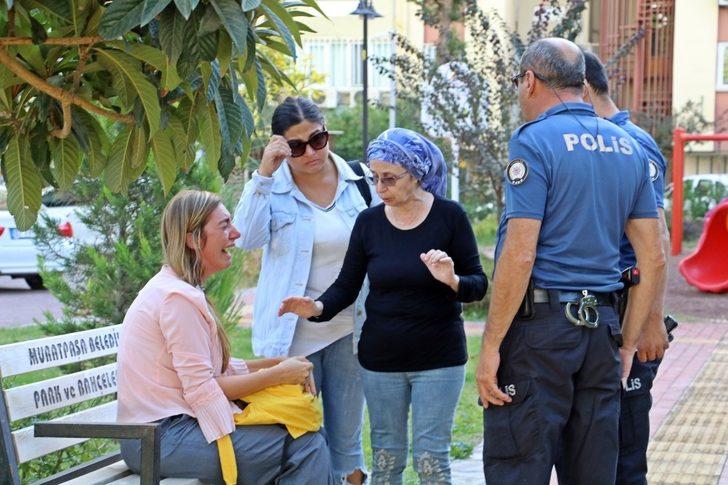 Taksici ve turist birbirine girdi! Genç kadın gözyaşlarına boğuldu G5