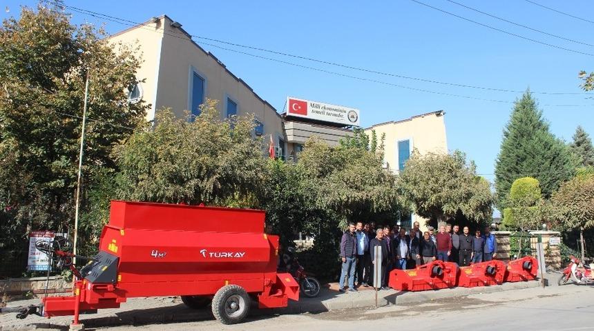 Yeni ekipmanlar Salihli &ccedil;ift&ccedil;isinin hizmetine sunuldu