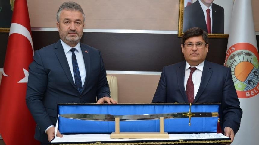 Başsavcı Kılı&ccedil;&rsquo;a, kılı&ccedil; hediye etti