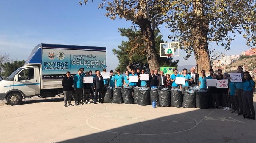 Lise &ouml;ğrencilerinden &ouml;rnek davranış