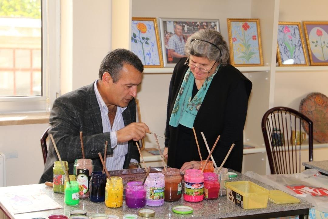 Sivrihisar&rsquo;da bayanlara y&ouml;nelik el sanatları at&ouml;lyelerinde yeni d&ouml;nem &ccedil;alışmaları başladı