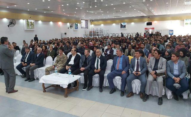 Dicle’de öğrencilere yönelik başarı ve motivasyonu arttırma konferansı