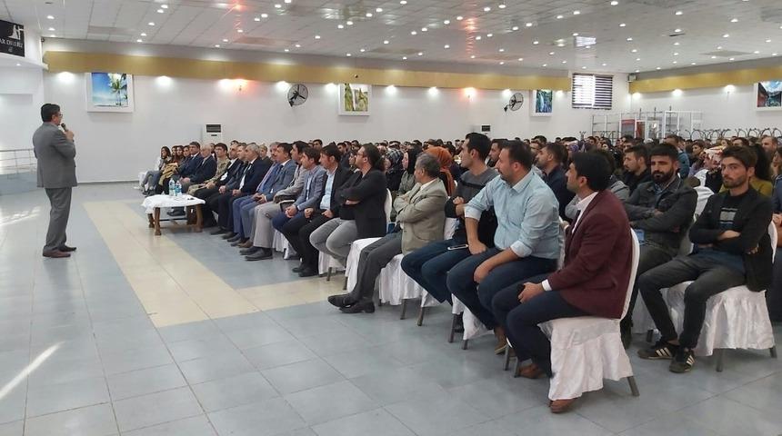 Dicle&rsquo;de &ouml;ğrencilere y&ouml;nelik başarı ve motivasyonu arttırma konferansı