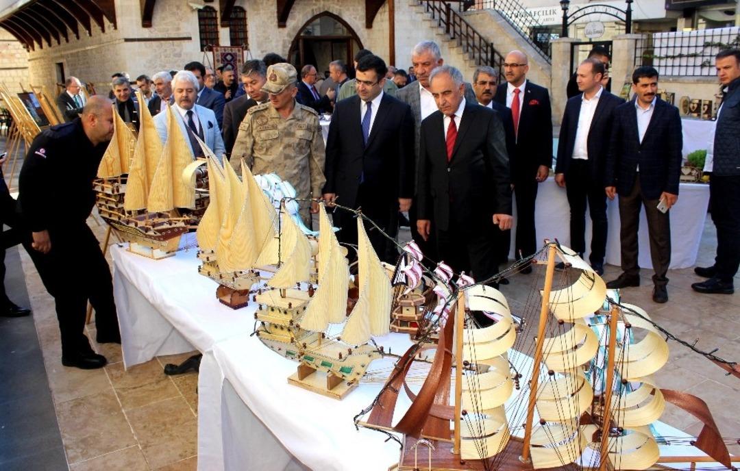 H&uuml;k&uuml;ml&uuml;lerin el emeği g&ouml;z nuru eserler sergilendi