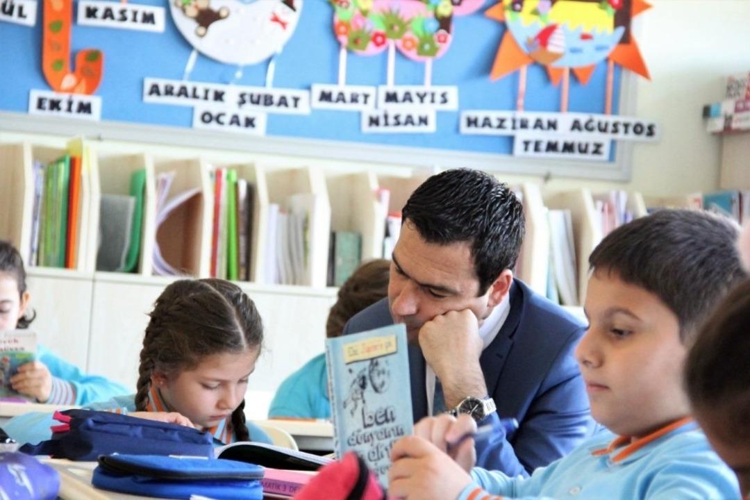 Hep birlikte kitap okudular