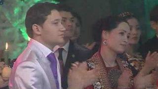 Züppe şarkıcı hapse atıldı