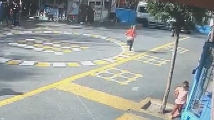 Avcılar’da okulda yaşanan dehşet anları kamerada G2