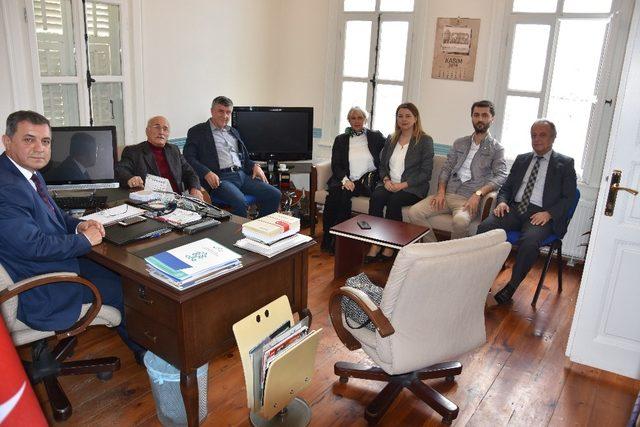 AK Parti Çanakkale Belediye Meclis üyelerinden İl Müdürü Kemal Dokuz’a ziyaret